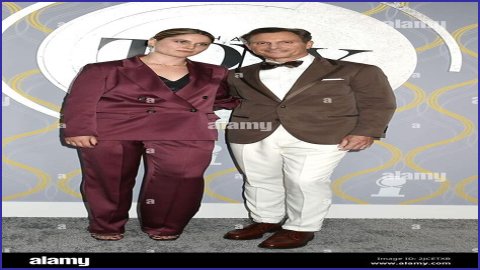 
			Who is tony goldwyn wife? Jane Musky, His Partner Since 1987		